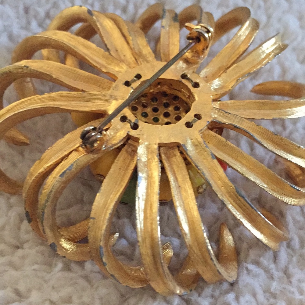Vintage 1950s broach Cuban Carmen Miranda style. - Picture 3 of 5